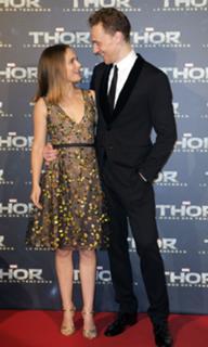 Natalie Portman feet photo thumbnail