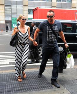 Heidi Klum feet photo thumbnail