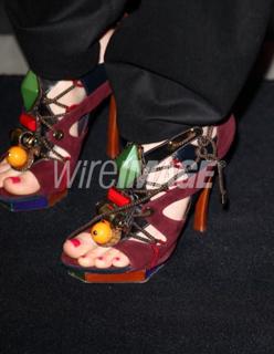 Alice Eve feet photo thumbnail