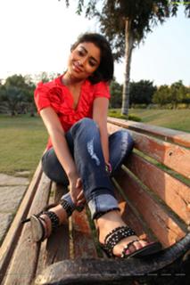 Shriya Saran feet photo thumbnail