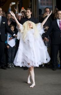 Lady Gaga feet photo thumbnail