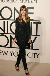 Hilary Swank feet photo thumbnail