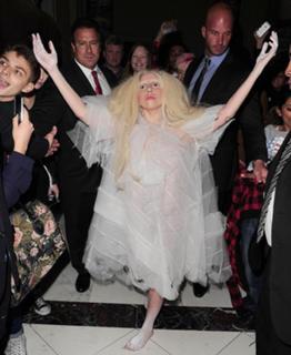 Lady Gaga feet photo thumbnail