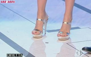 Ilary Blasi feet photo thumbnail
