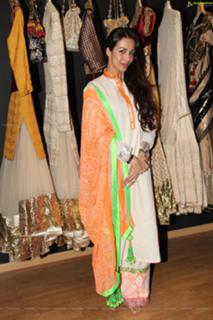 Malaika Arora feet photo thumbnail