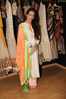 Malaika Arora feet photo thumbnail