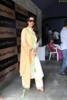 Malaika Arora feet photo thumbnail
