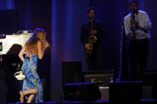Joss Stone feet photo thumbnail