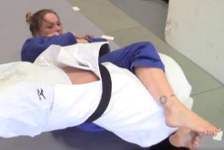 Ronda Rousey feet photo thumbnail