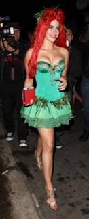Jessica Lowndes feet photo thumbnail