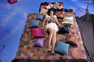 Taapsee Pannu feet photo thumbnail