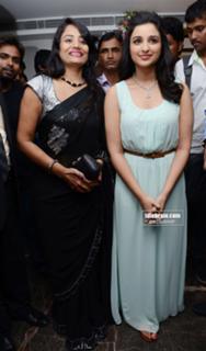 Parineeti Chopra feet photo thumbnail