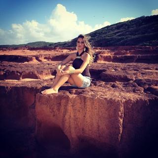 Juliana Paiva feet photo thumbnail