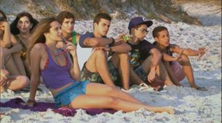 Juliana Paiva feet photo thumbnail