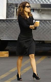 Salma Hayek feet photo thumbnail
