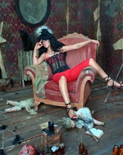 Christina Aguilera feet photo thumbnail