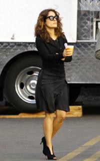 Salma Hayek feet photo thumbnail