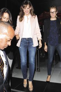 Jennifer Garner feet photo thumbnail