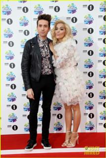 Rita Ora feet photo thumbnail