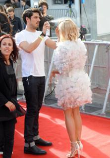 Rita Ora feet photo thumbnail
