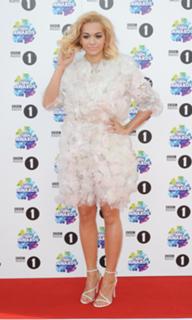 Rita Ora feet photo thumbnail