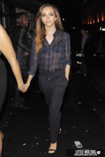 Jade Thirlwall feet photo thumbnail