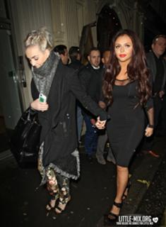 Perrie Edwards feet photo thumbnail