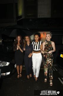 Perrie Edwards feet photo thumbnail