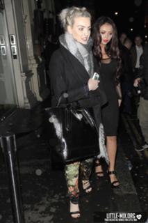 Perrie Edwards feet photo thumbnail