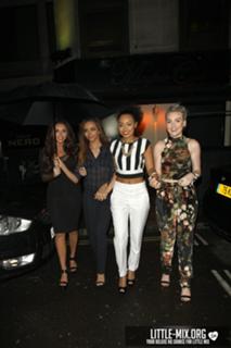 Perrie Edwards feet photo thumbnail