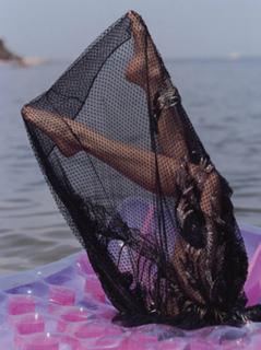 Karlie Kloss feet photo thumbnail