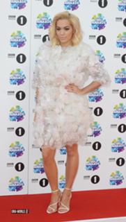 Rita Ora feet photo thumbnail