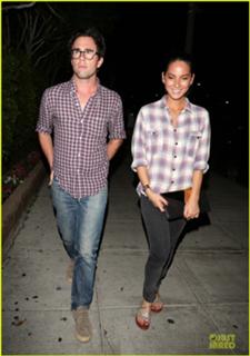 Olivia Munn feet photo thumbnail