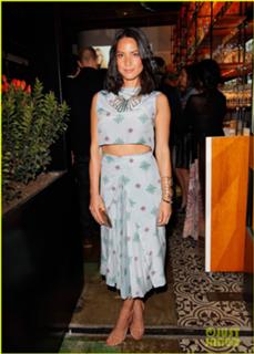 Olivia Munn feet photo thumbnail