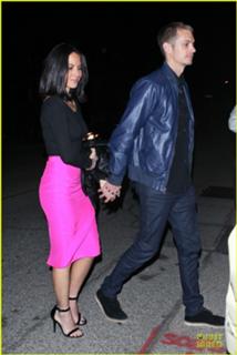 Olivia Munn feet photo thumbnail