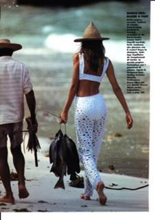 Claudia Schiffer feet photo thumbnail