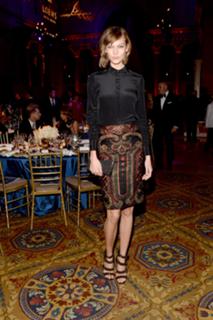 Karlie Kloss feet photo thumbnail