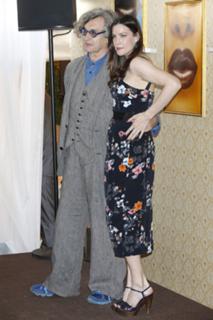 Liv Tyler feet photo thumbnail