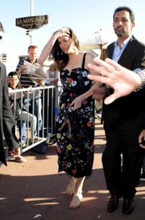 Liv Tyler feet photo thumbnail