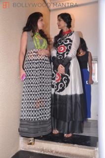Sonam Kapoor feet photo thumbnail