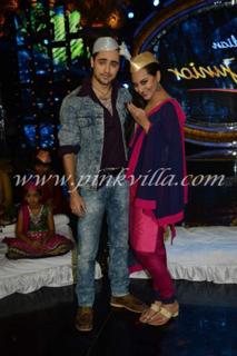 Sonakshi Sinha feet photo thumbnail