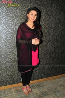 Hansika Motwani feet photo thumbnail