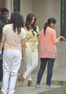 Ileana D'Cruz feet photo thumbnail