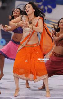 Kriti Kharbanda feet photo thumbnail