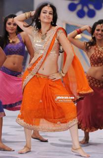 Kriti Kharbanda feet photo thumbnail