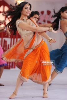 Kriti Kharbanda feet photo thumbnail