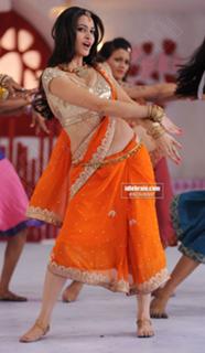 Kriti Kharbanda feet photo thumbnail