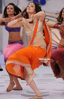 Kriti Kharbanda feet photo thumbnail