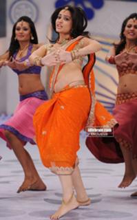 Kriti Kharbanda feet photo thumbnail