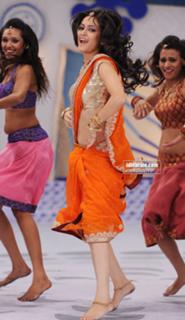 Kriti Kharbanda feet photo thumbnail